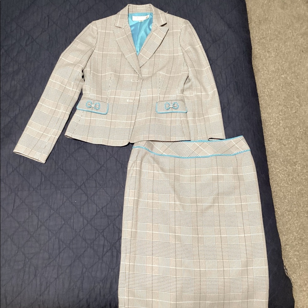 NEW Tahari Skirt Suit